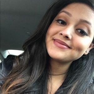 Meet your Posher, Tia